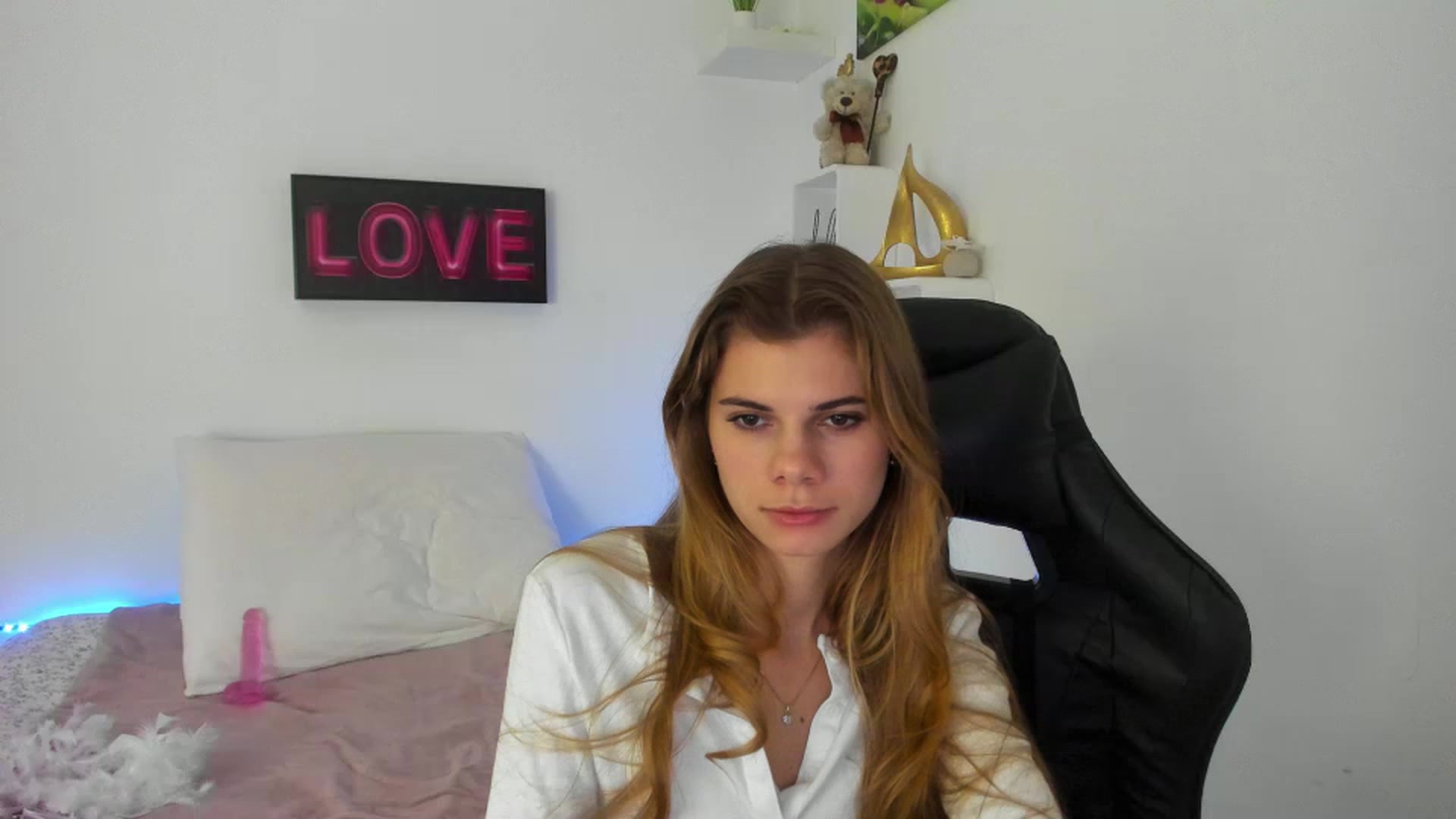 Gallery image thumbnail from RileyReid_18's myfreecams stream on, 01/02/2023, 17:40 image 14 of 20