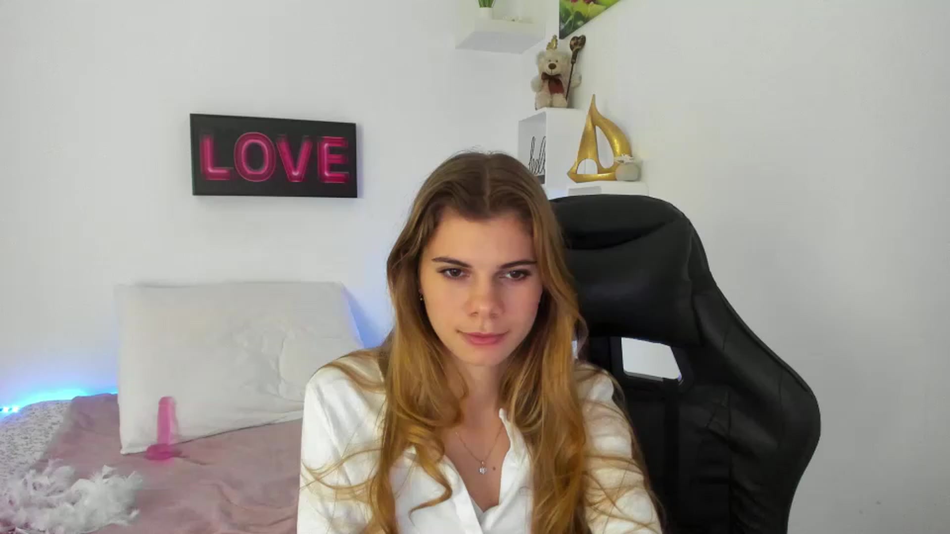 Gallery image thumbnail from RileyReid_18's myfreecams stream on, 01/02/2023, 17:40 image 11 of 20