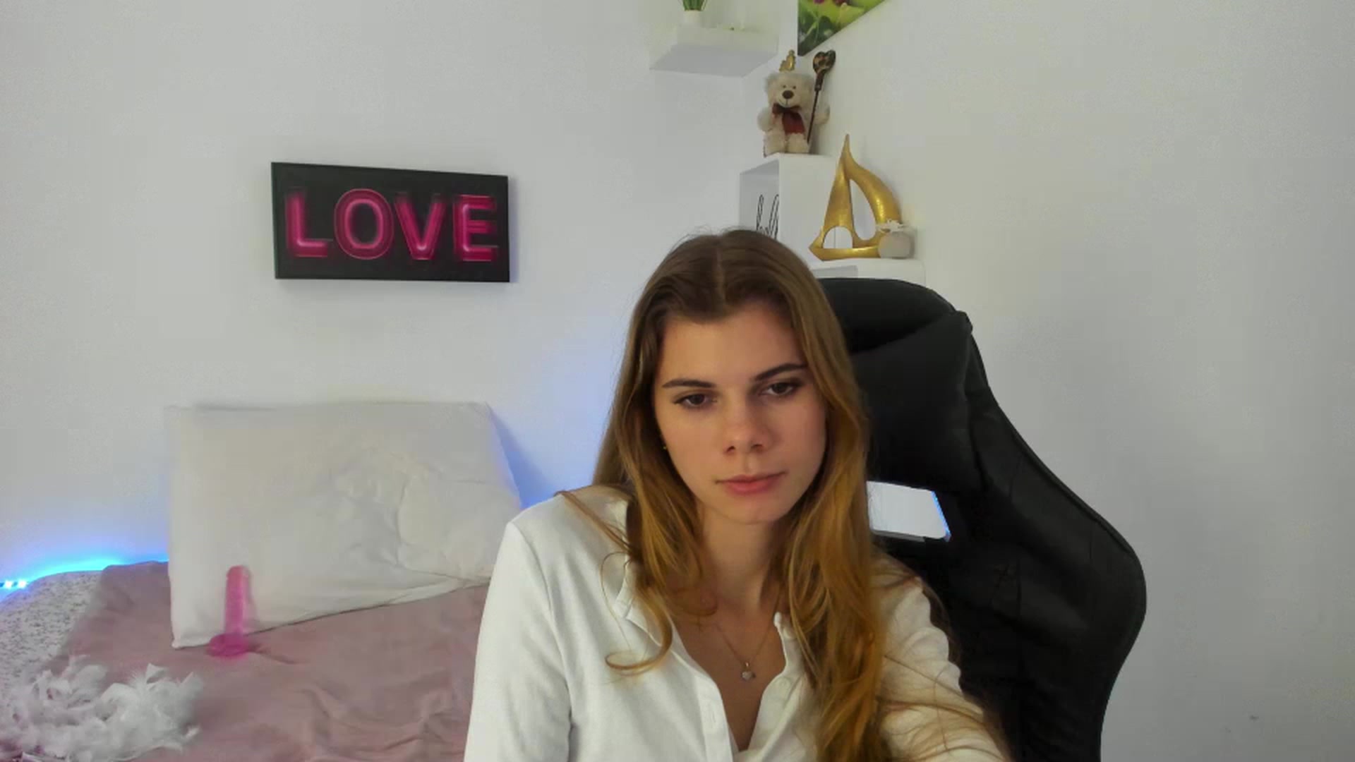 Gallery image thumbnail from RileyReid_18's myfreecams stream on, 01/02/2023, 17:57 image 1 of 20
