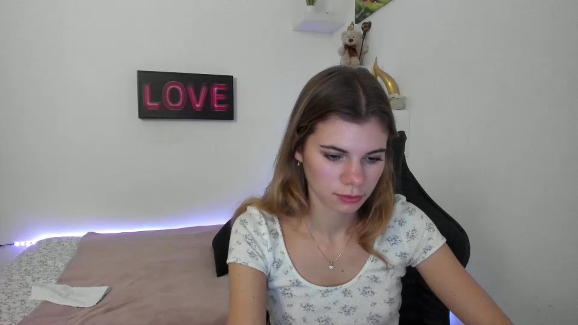 Gallery image thumbnail from RileyReid_18's myfreecams stream on, 01/03/2023, 14:23 image 14 of 20