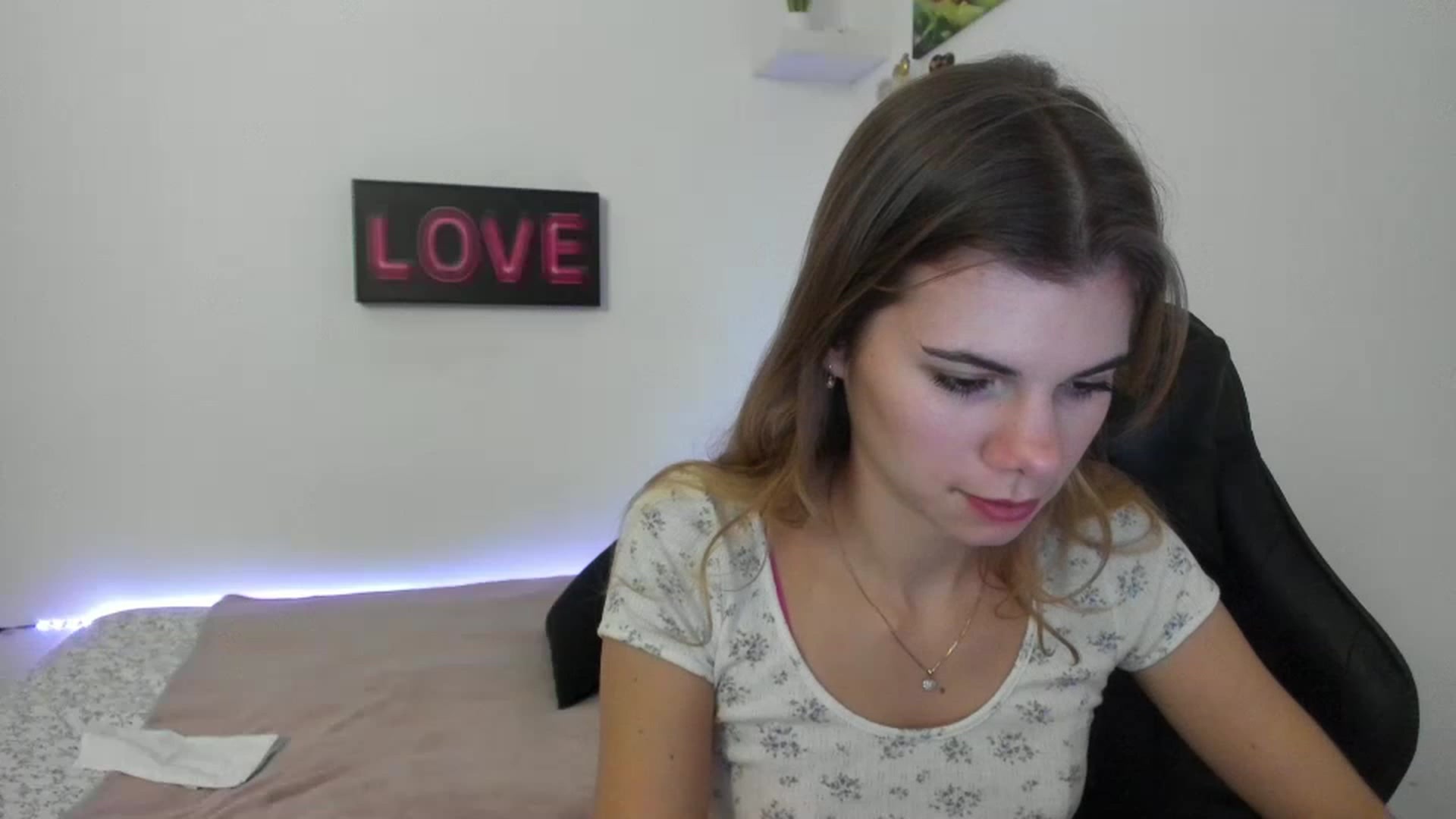 Gallery image thumbnail from RileyReid_18's myfreecams stream on, 01/03/2023, 14:23 image 5 of 20