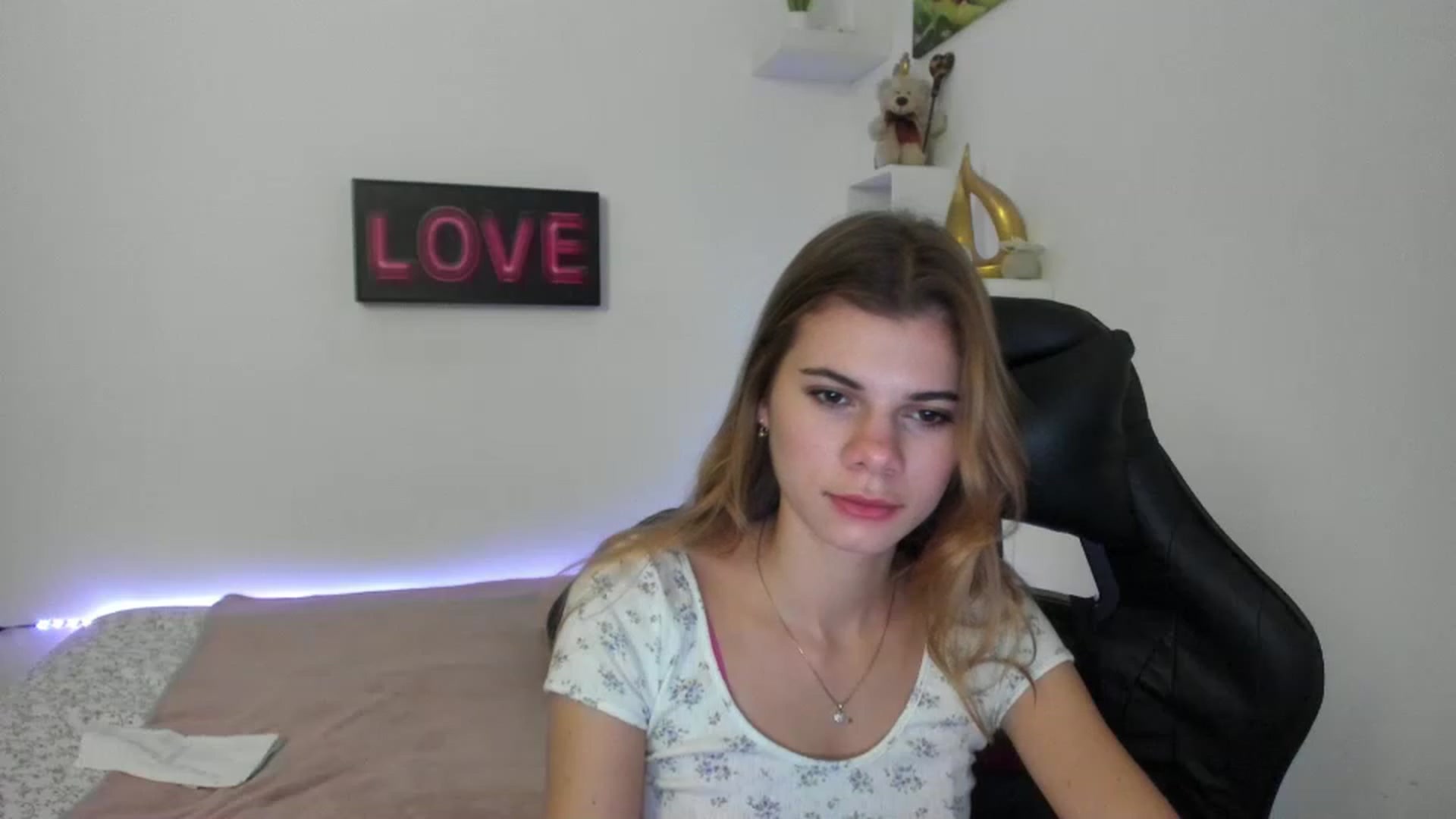 Gallery image thumbnail from RileyReid_18's myfreecams stream on, 01/03/2023, 14:23 image 4 of 20