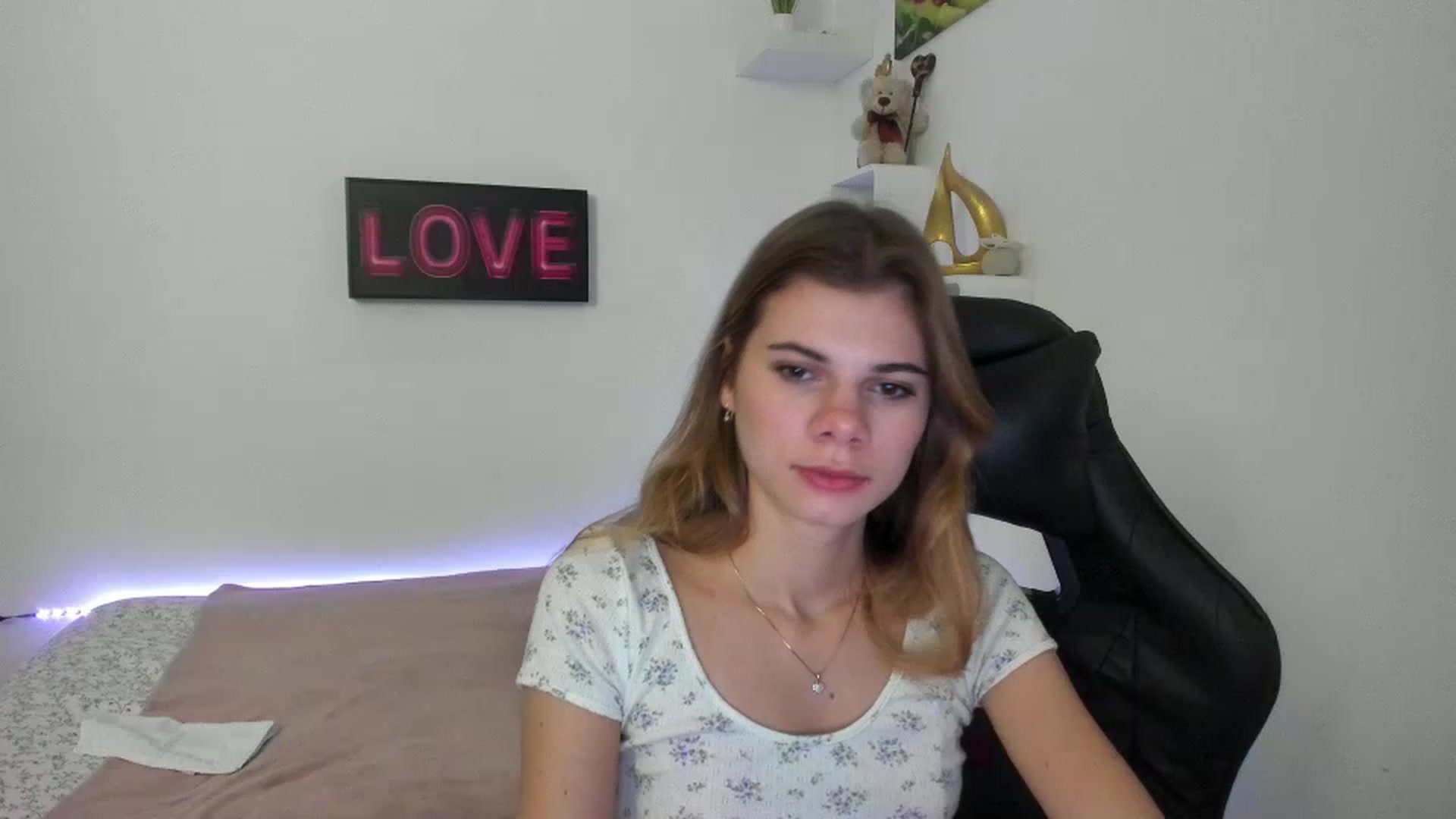 Gallery image thumbnail from RileyReid_18's myfreecams stream on, 01/03/2023, 14:23 image 12 of 20