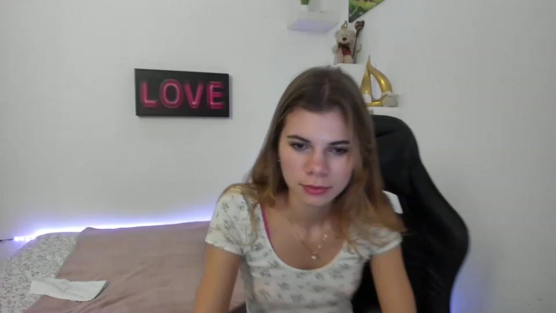 Gallery image thumbnail from RileyReid_18's myfreecams stream on, 01/03/2023, 14:23 image 6 of 20