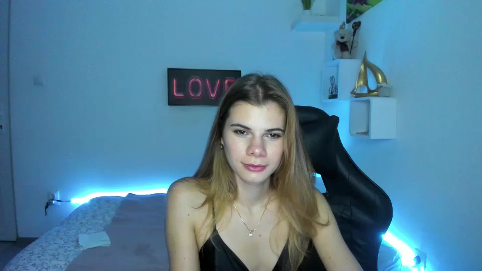 Gallery image thumbnail from RileyReid_18's myfreecams stream on, 01/04/2023, 15:32 image 4 of 20