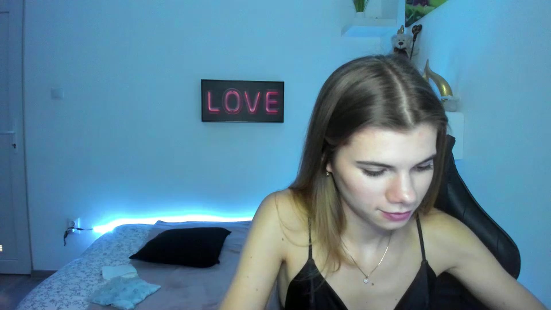 Gallery image thumbnail from RileyReid_18's myfreecams stream on, 01/04/2023, 15:32 image 15 of 20
