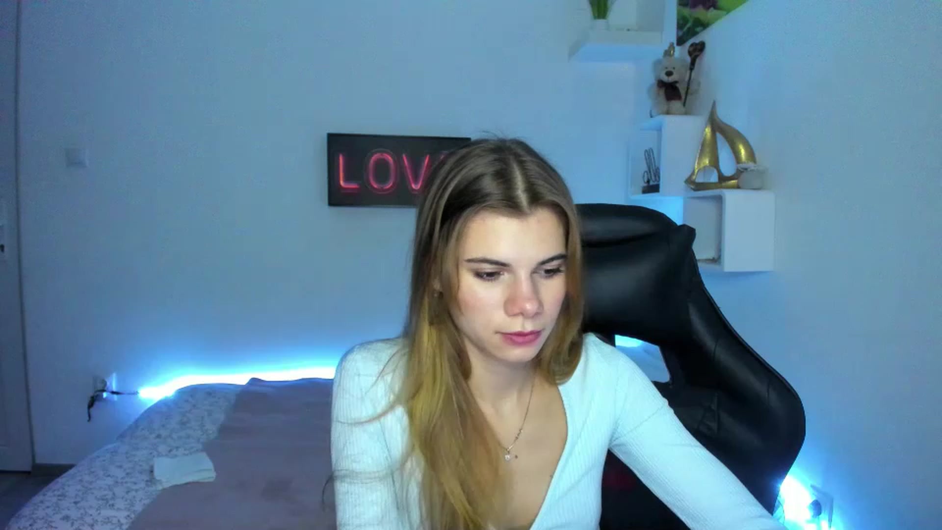 Gallery image thumbnail from RileyReid_18's myfreecams stream on, 01/04/2023, 15:32 image 1 of 20