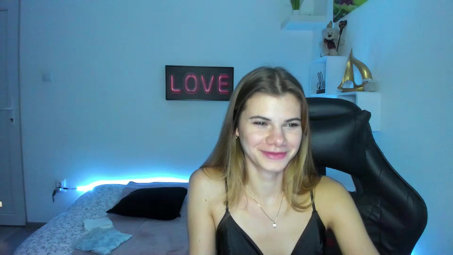Gallery image thumbnail from RileyReid_18's myfreecams stream on, 01/04/2023, 15:32 image 14 of 20