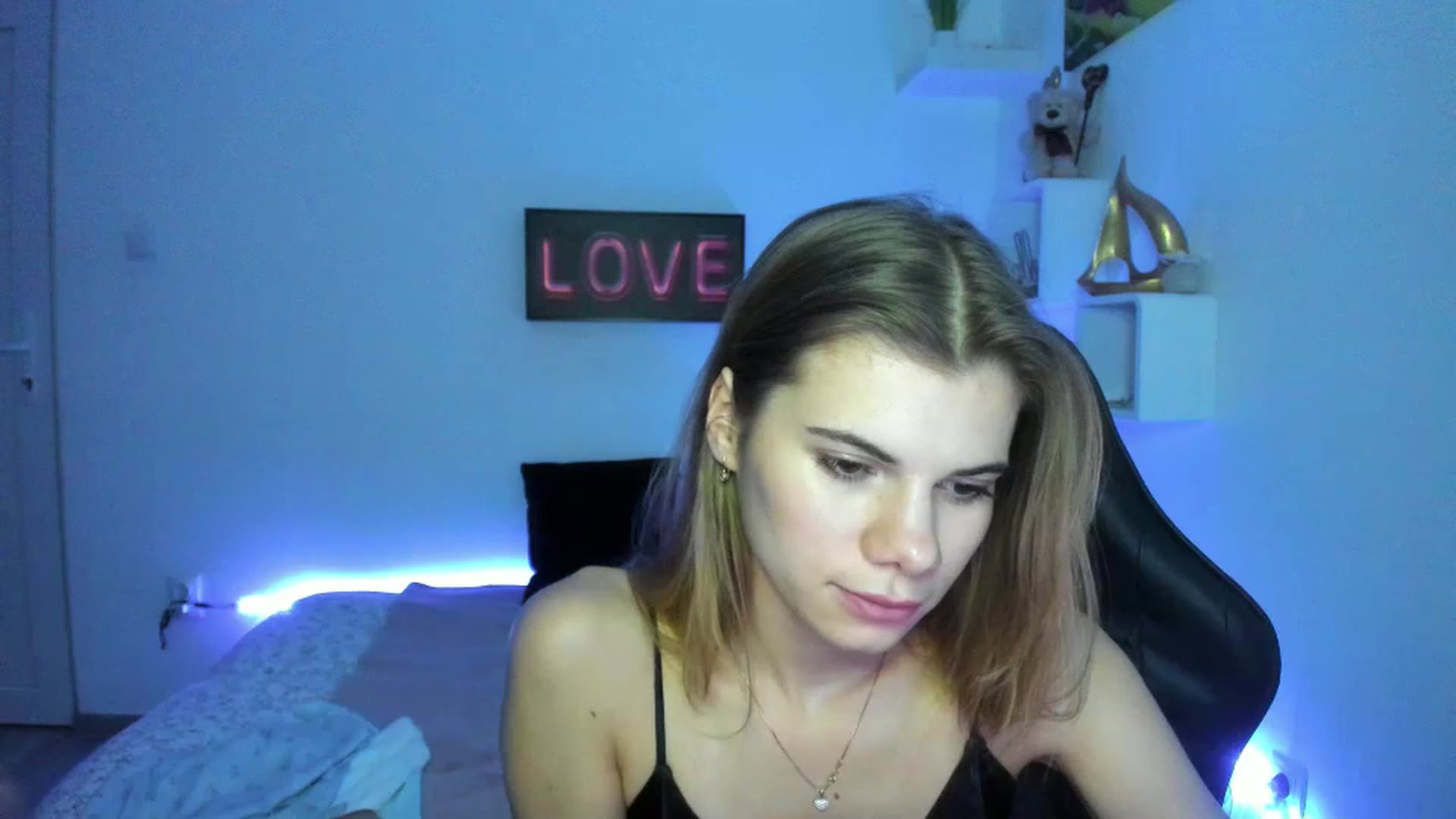 Gallery image thumbnail from RileyReid_18's myfreecams stream on, 01/04/2023, 18:22 image 19 of 20