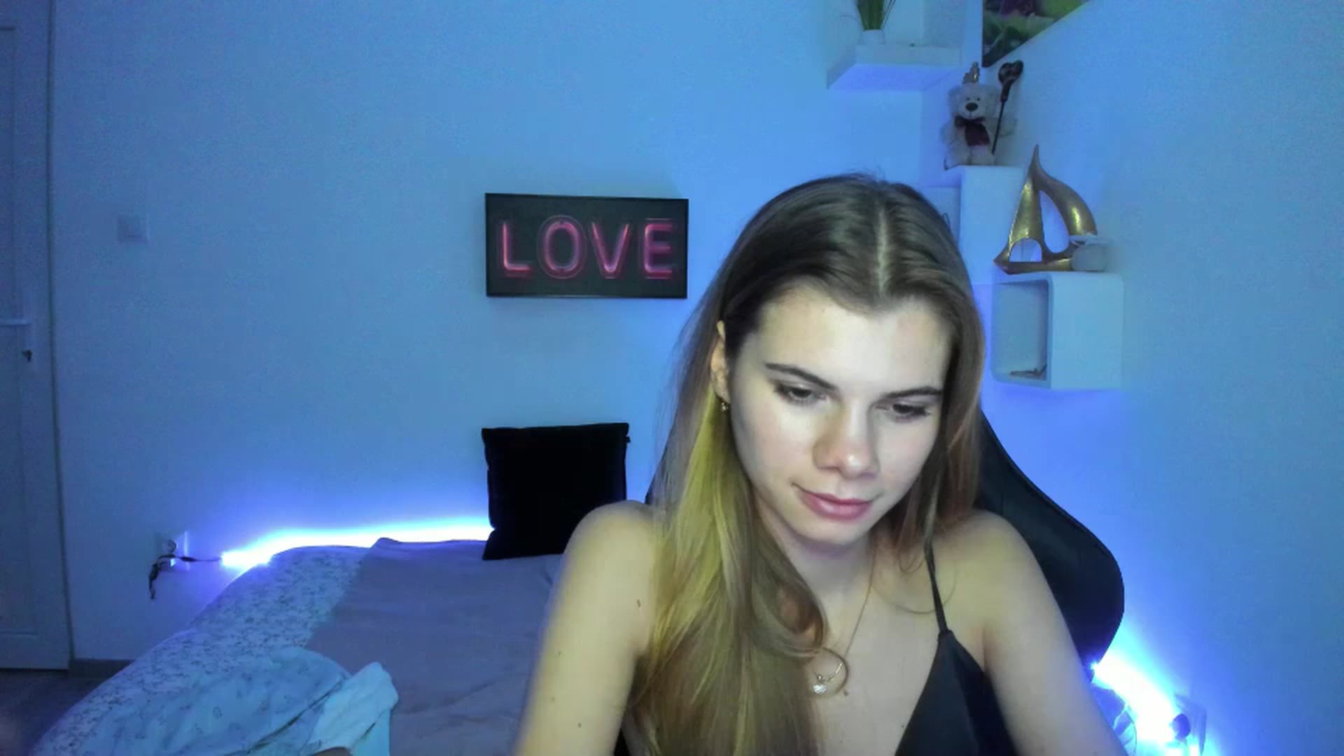 Gallery image thumbnail from RileyReid_18's myfreecams stream on, 01/04/2023, 19:00 image 7 of 20