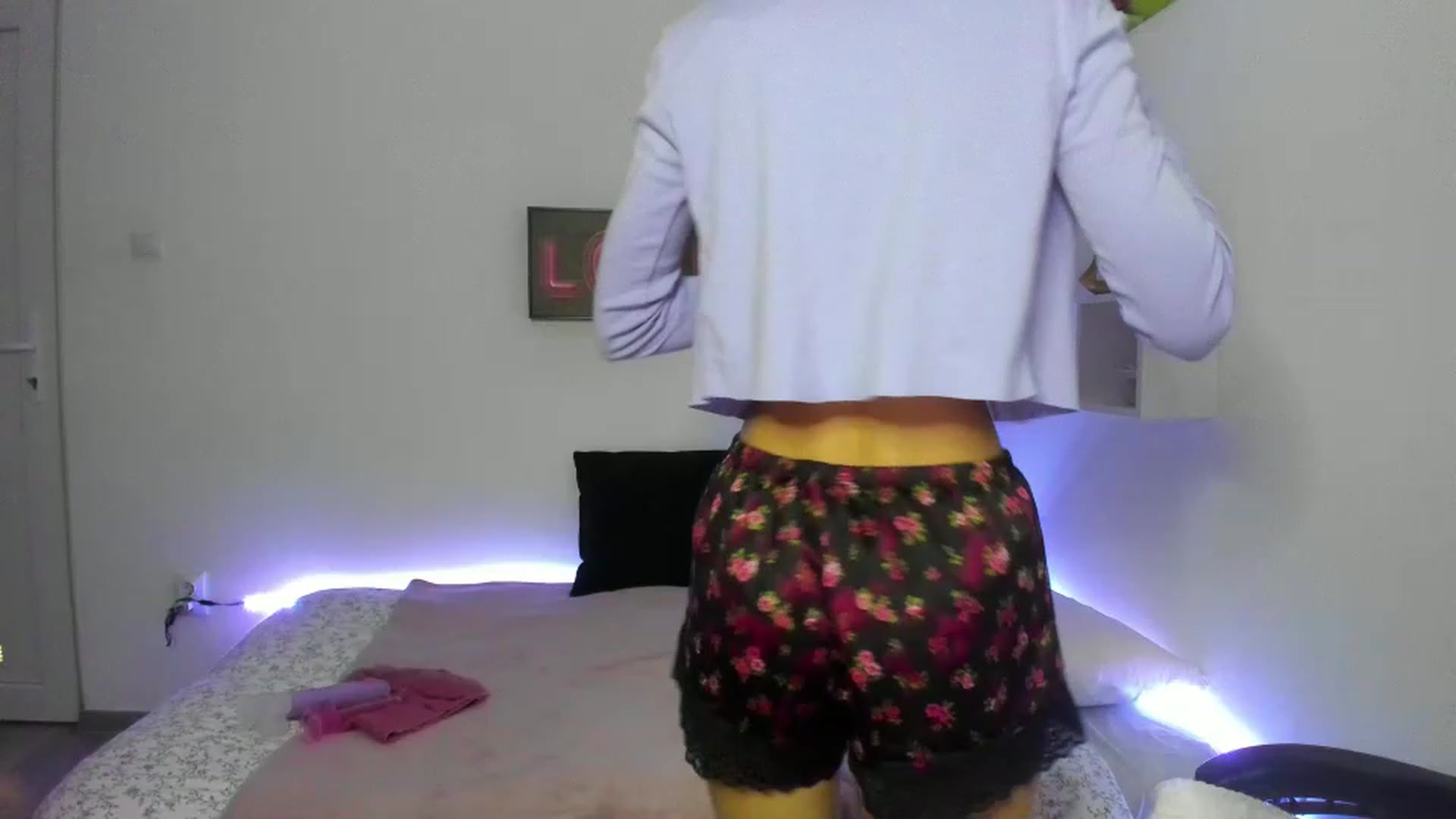 Gallery image thumbnail from RileyReid_18's myfreecams stream on, 01/05/2023, 14:50 image 5 of 20