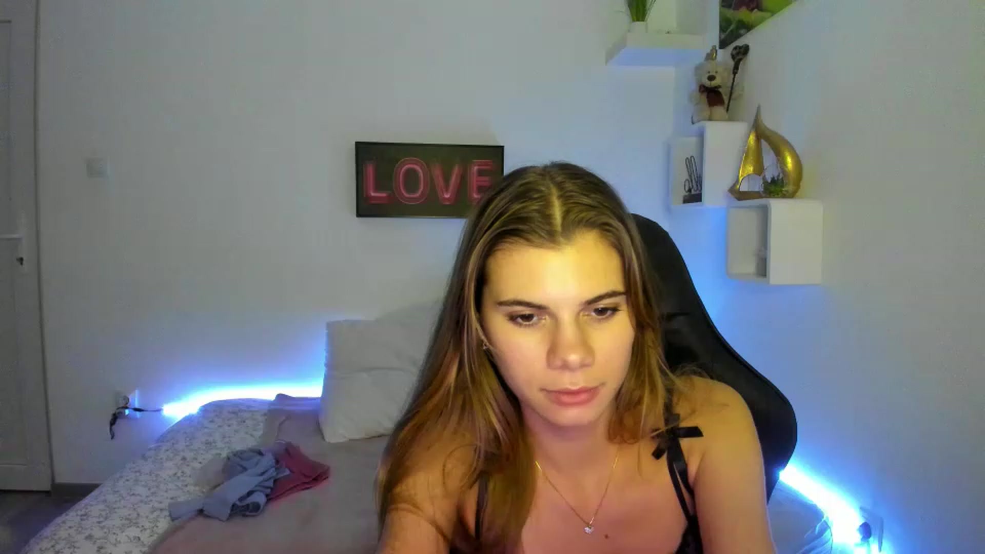 Gallery image thumbnail from RileyReid_18's myfreecams stream on, 01/05/2023, 16:41 image 2 of 20
