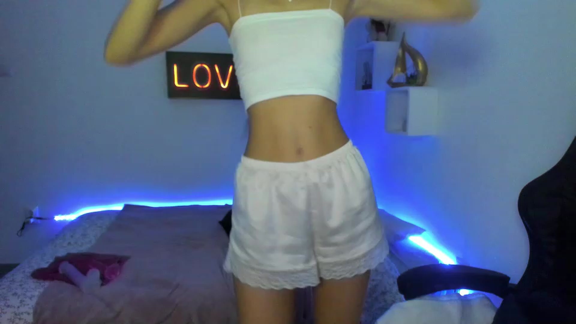 Gallery image thumbnail from RileyReid_18's myfreecams stream on, 01/07/2023, 13:46 image 4 of 20
