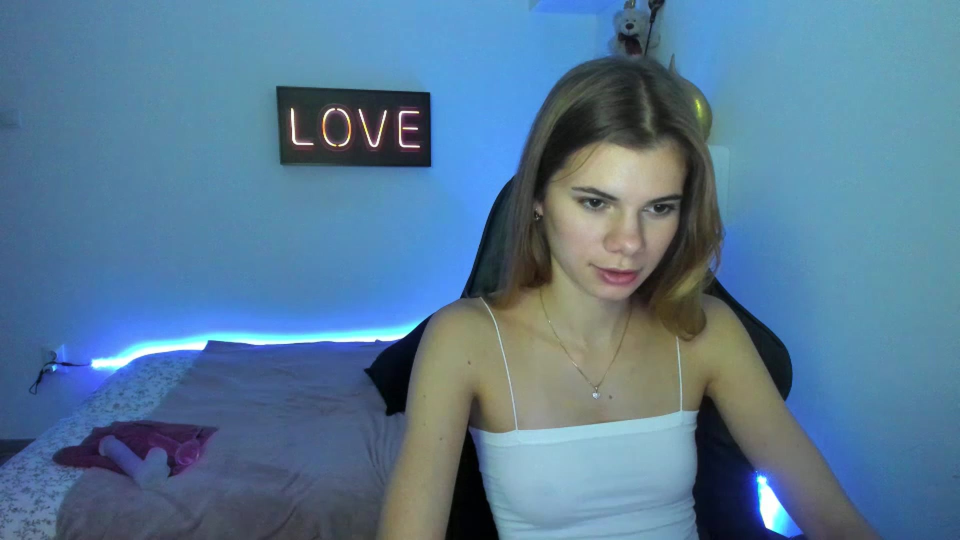 Gallery image thumbnail from RileyReid_18's myfreecams stream on, 01/07/2023, 13:46 image 2 of 20