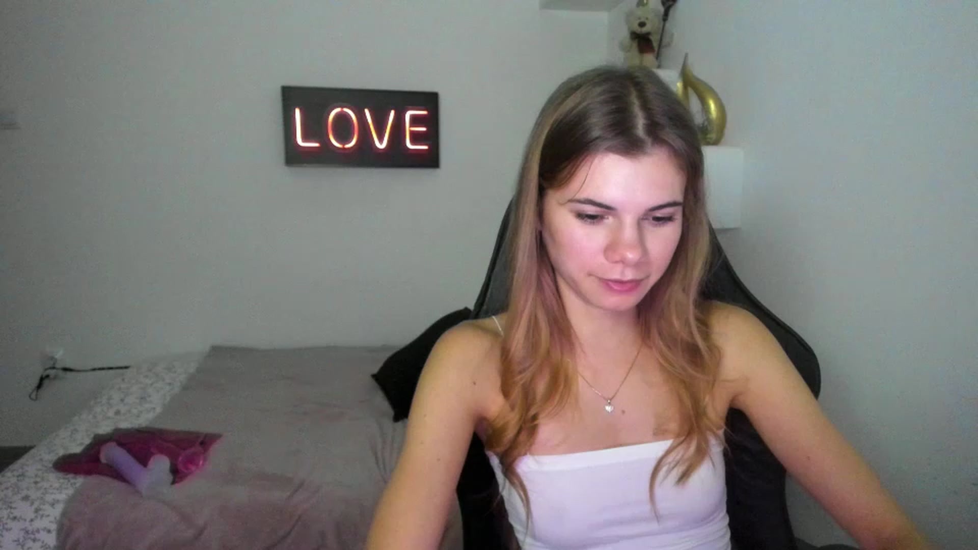 Gallery image thumbnail from RileyReid_18's myfreecams stream on, 01/07/2023, 13:46 image 12 of 20