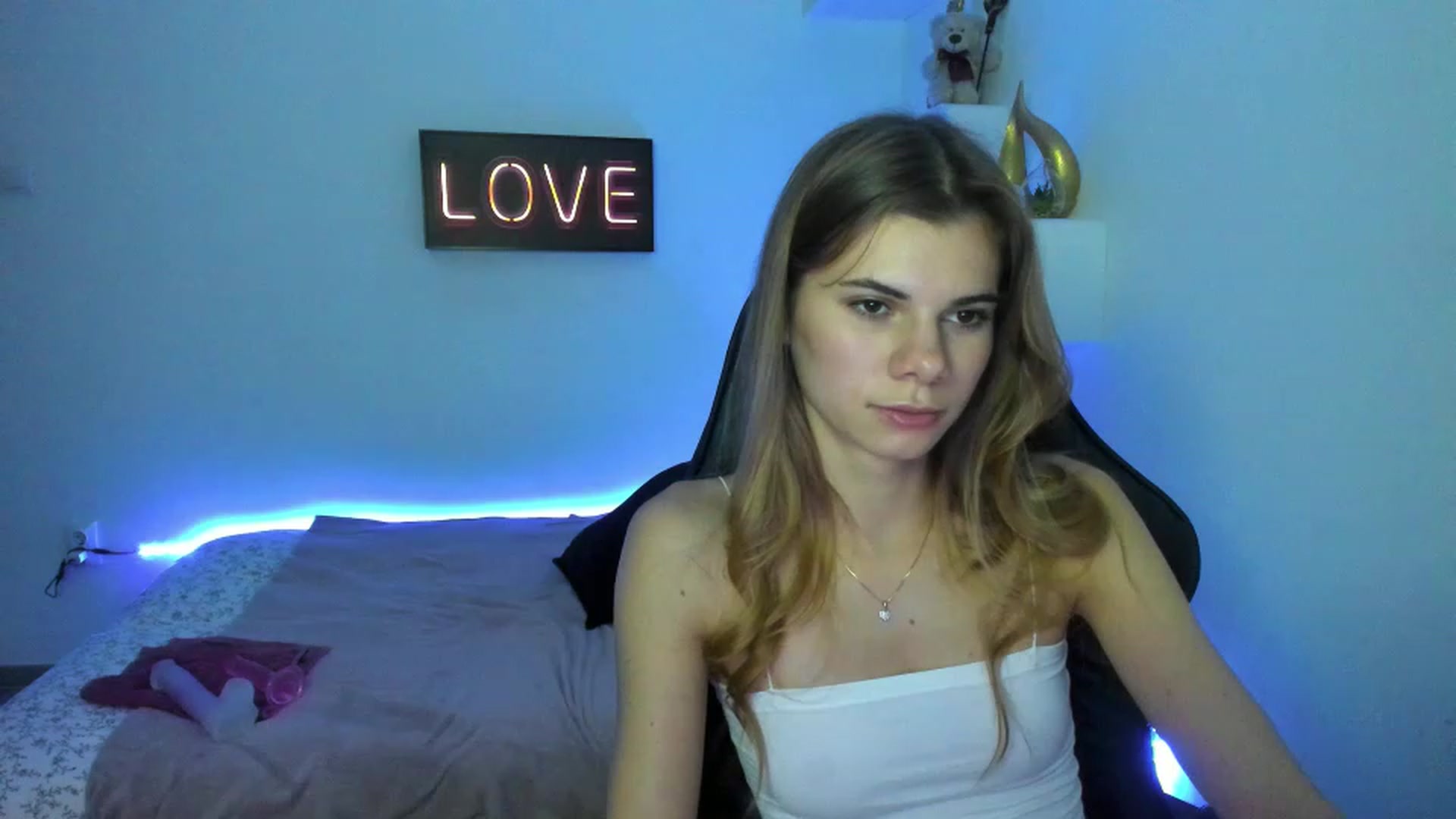 Gallery image thumbnail from RileyReid_18's myfreecams stream on, 01/07/2023, 13:46 image 15 of 20