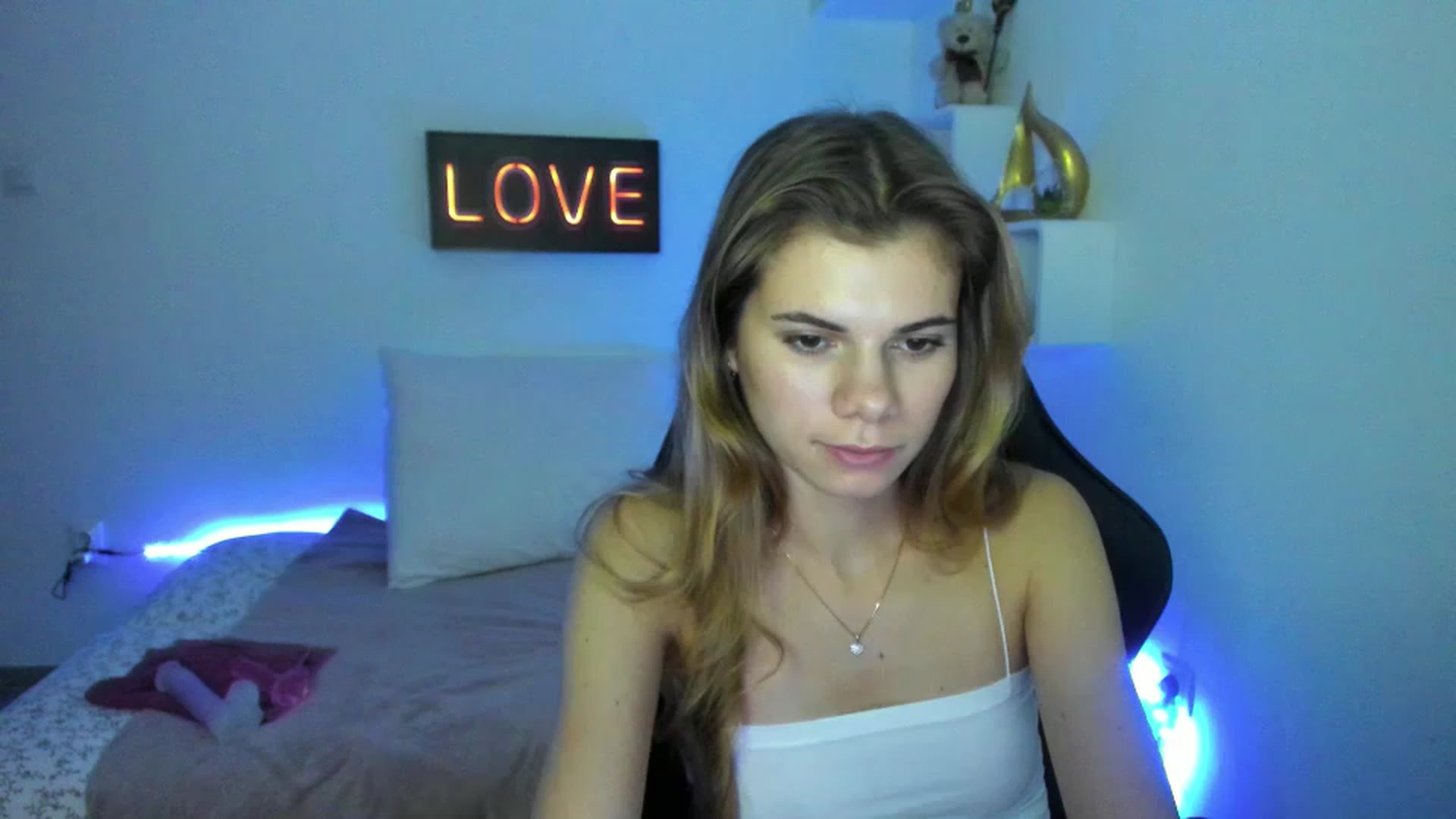 Gallery image thumbnail from RileyReid_18's myfreecams stream on, 01/07/2023, 16:17 image 17 of 20