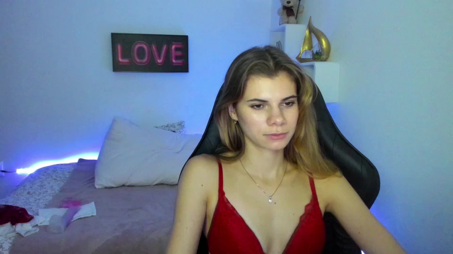 Gallery image thumbnail from RileyReid_18's myfreecams stream on, 01/09/2023, 16:45 image 11 of 20