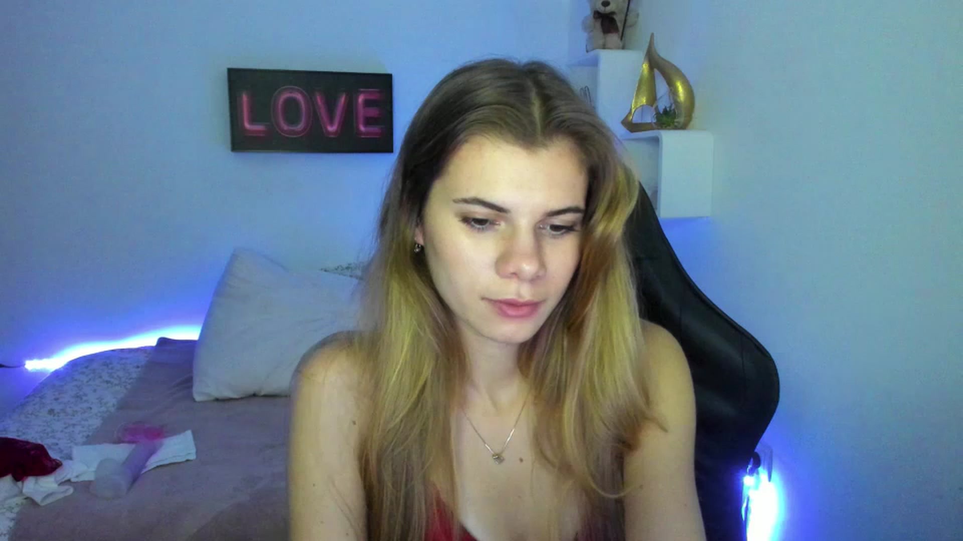Gallery image thumbnail from RileyReid_18's myfreecams stream on, 01/09/2023, 19:11 image 4 of 20