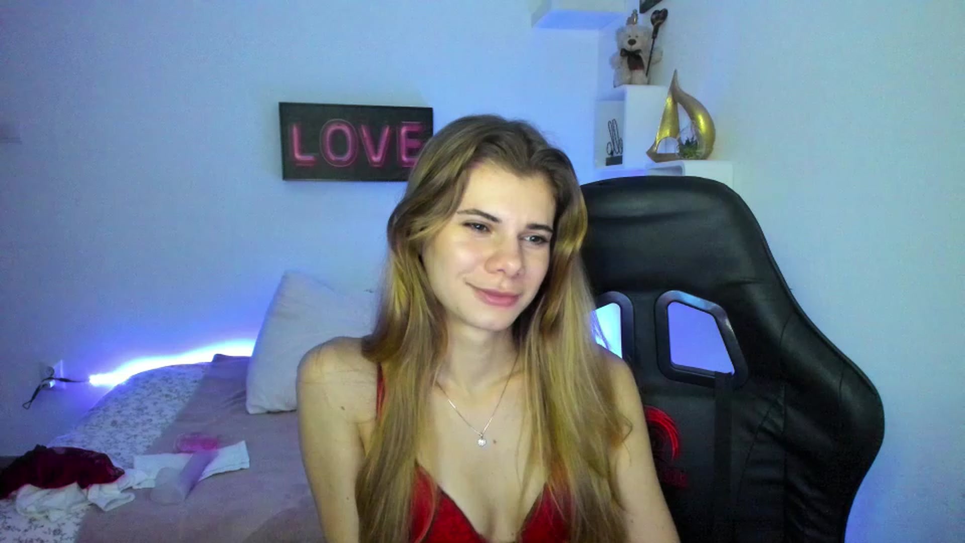 Gallery image thumbnail from RileyReid_18's myfreecams stream on, 01/09/2023, 19:11 image 15 of 20
