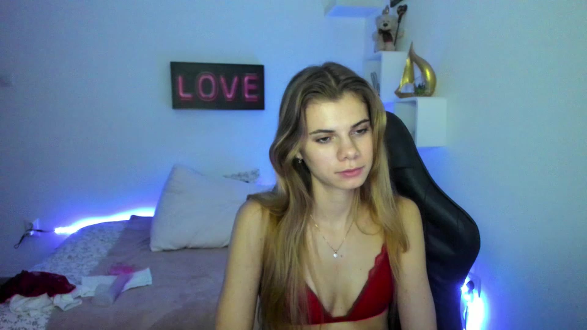 Gallery image thumbnail from RileyReid_18's myfreecams stream on, 01/09/2023, 19:11 image 19 of 20