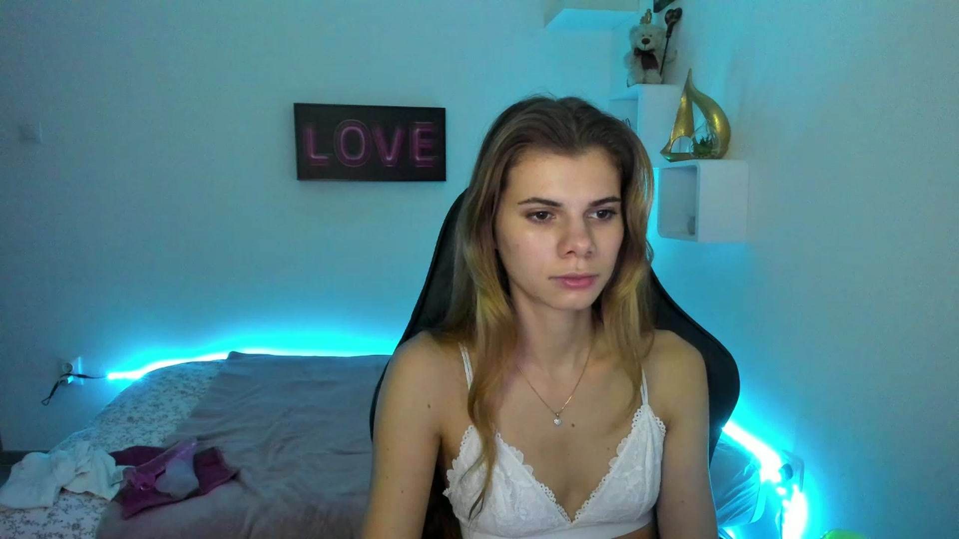 Gallery image thumbnail from RileyReid_18's myfreecams stream on, 01/10/2023, 17:59 image 18 of 20