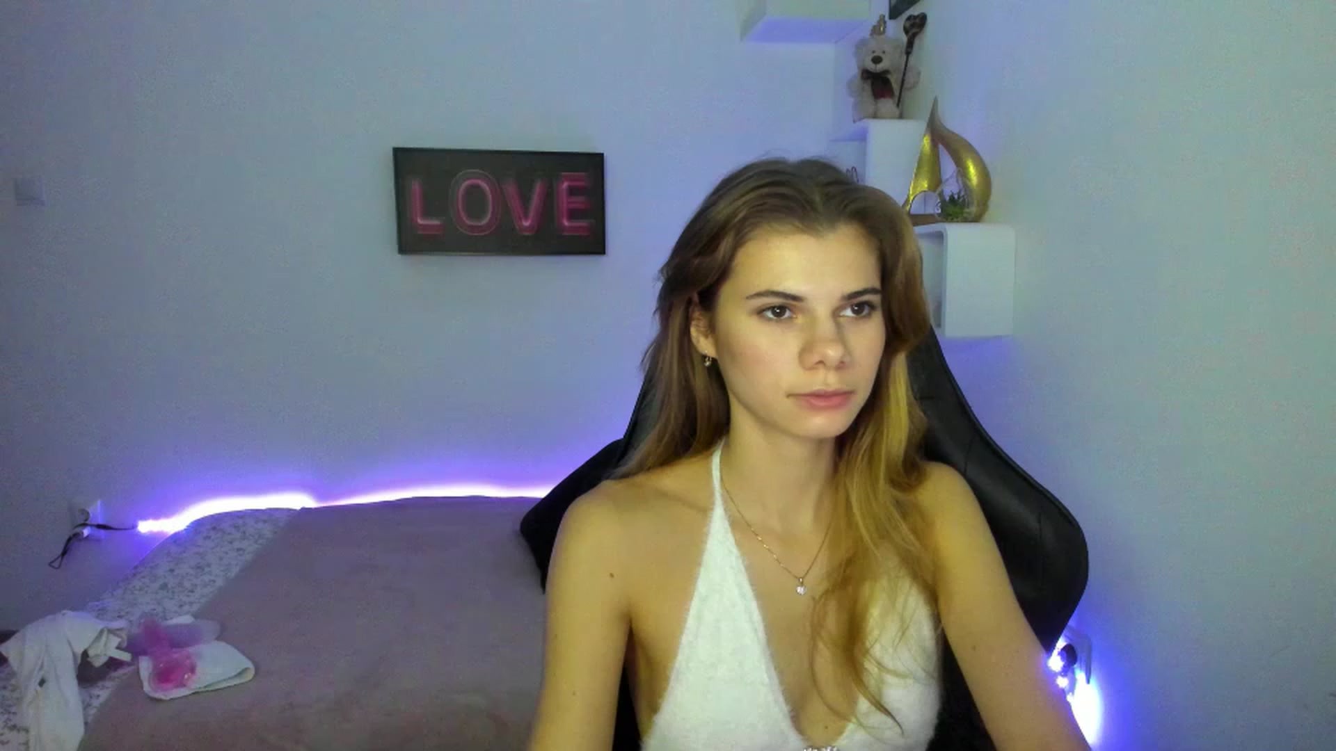 Gallery image thumbnail from RileyReid_18's myfreecams stream on, 01/12/2023, 16:34 image 2 of 20
