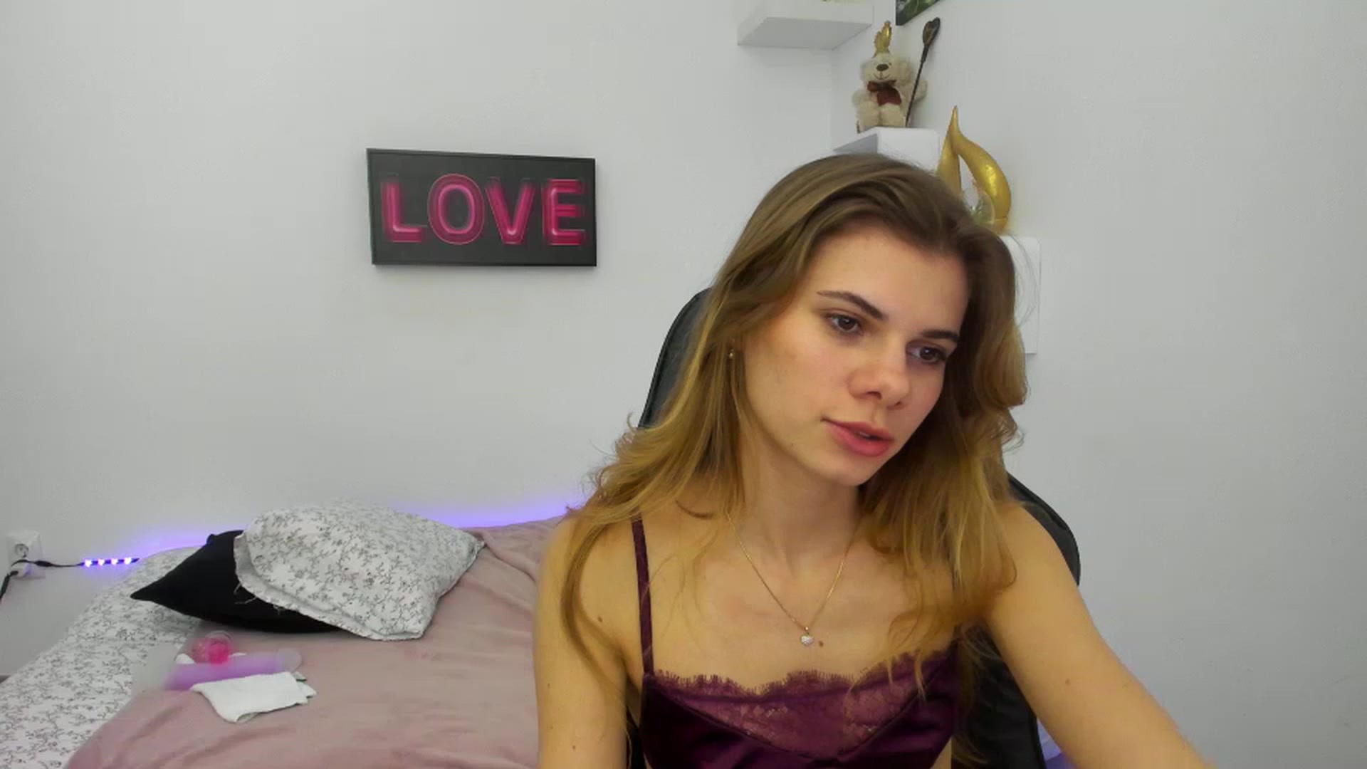 Gallery image thumbnail from RileyReid_18's myfreecams stream on, 01/17/2023, 17:11 image 20 of 20