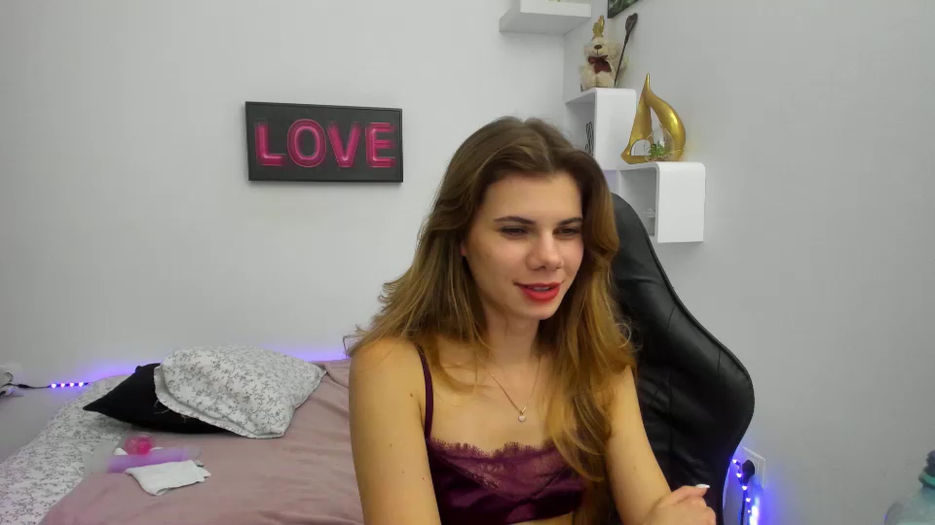 Gallery image thumbnail from RileyReid_18's myfreecams stream on, 01/17/2023, 17:47 image 18 of 20