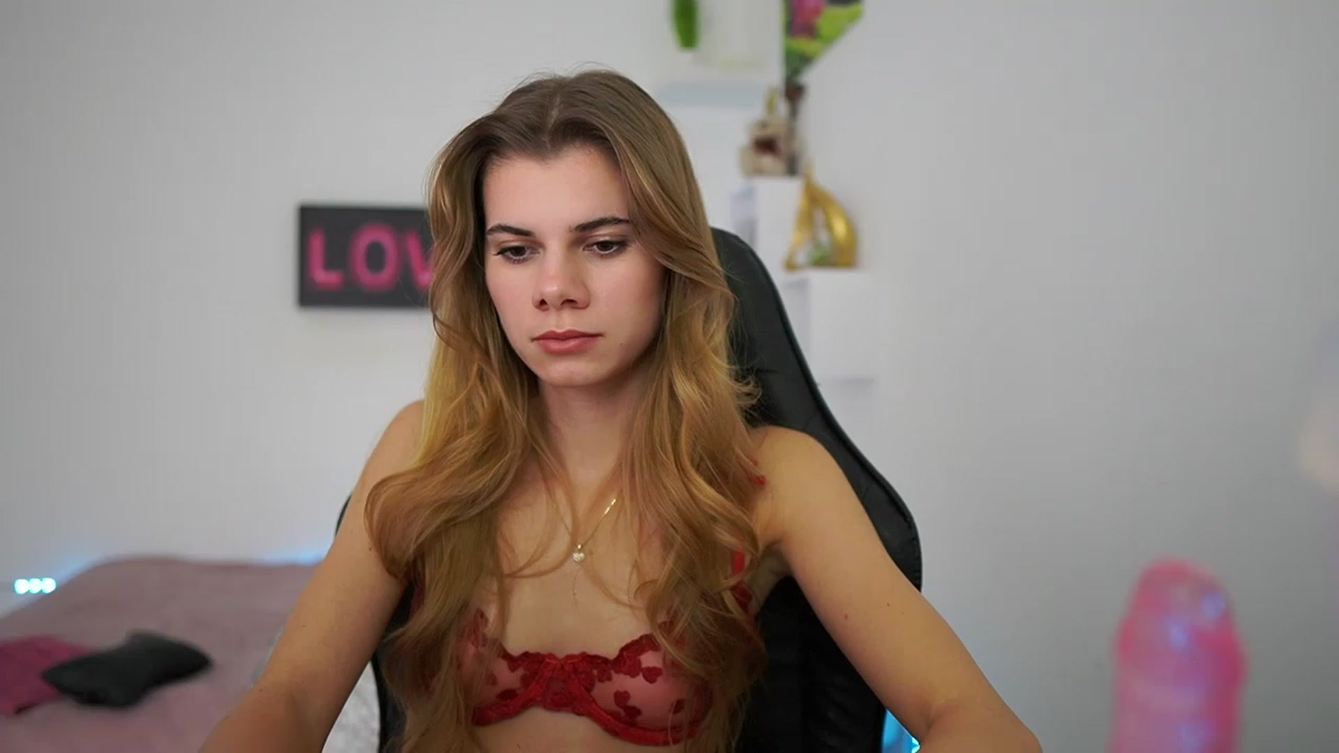 Gallery image thumbnail from RileyReid_18's myfreecams stream on, 01/20/2023, 22:05 image 17 of 20