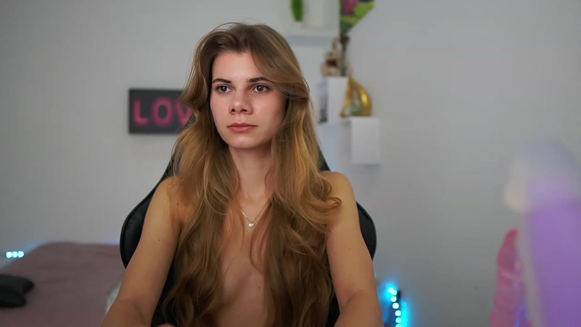 Gallery image thumbnail from RileyReid_18's myfreecams stream on, 01/21/2023, 15:59 image 17 of 20