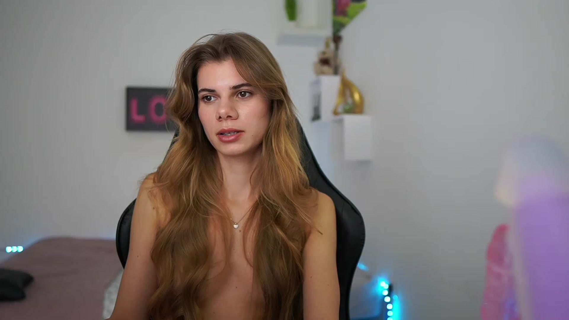 Gallery image thumbnail from RileyReid_18's myfreecams stream on, 01/21/2023, 15:59 image 16 of 20