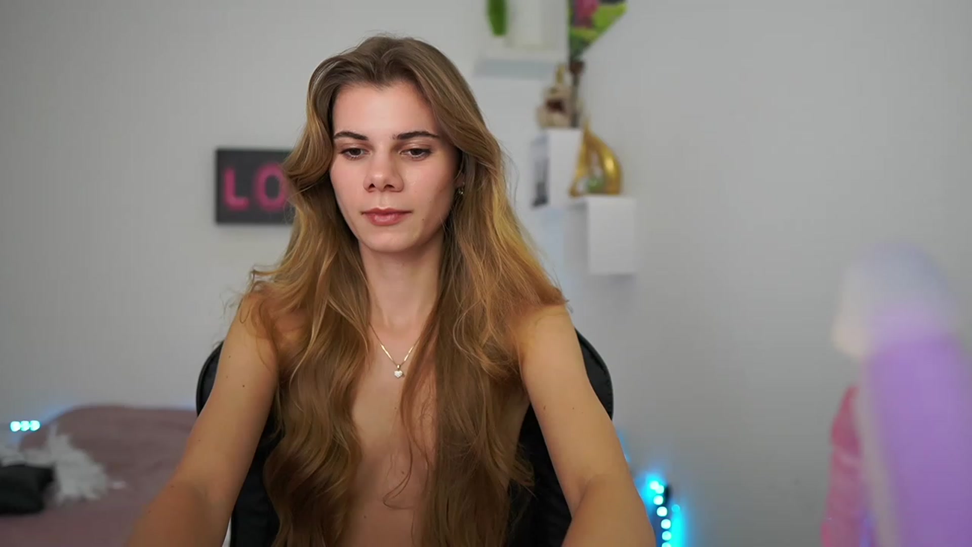 Gallery image thumbnail from RileyReid_18's myfreecams stream on, 01/21/2023, 17:22 image 6 of 20