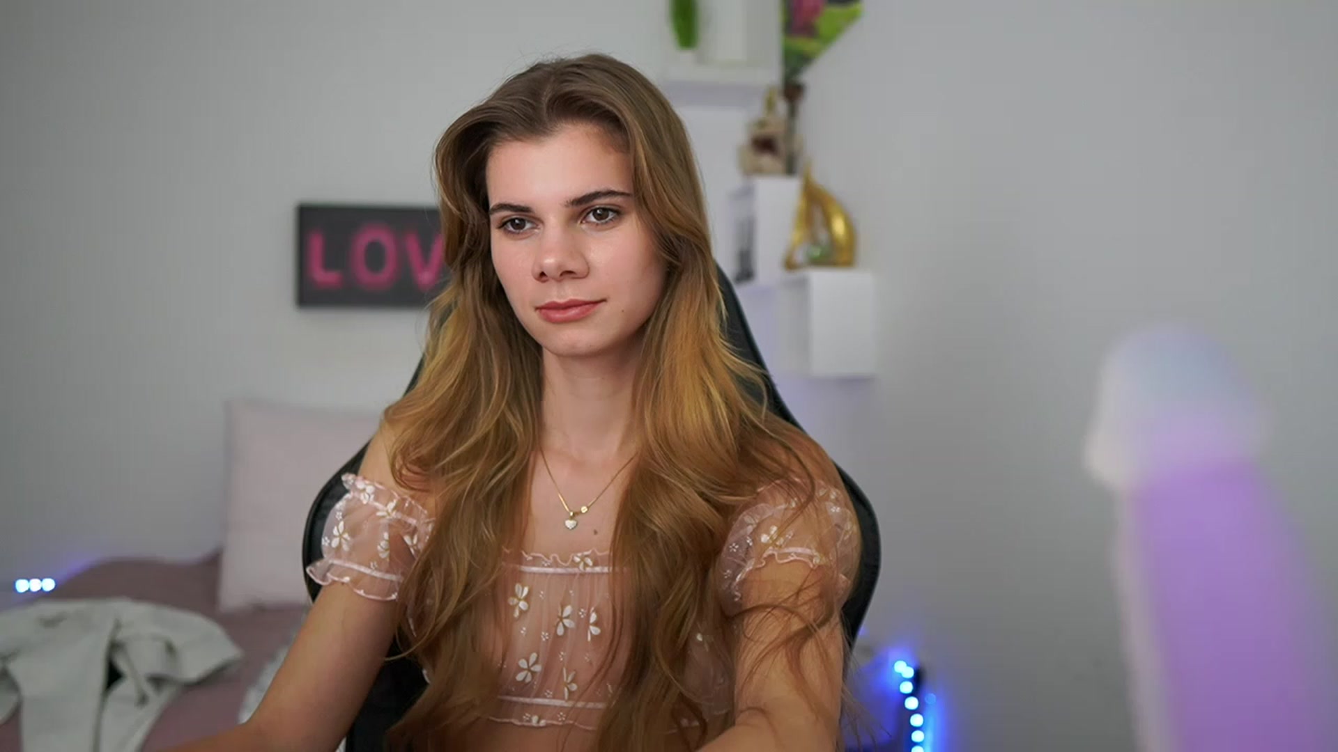Gallery image thumbnail from RileyReid_18's myfreecams stream on, 01/22/2023, 16:33 image 10 of 20