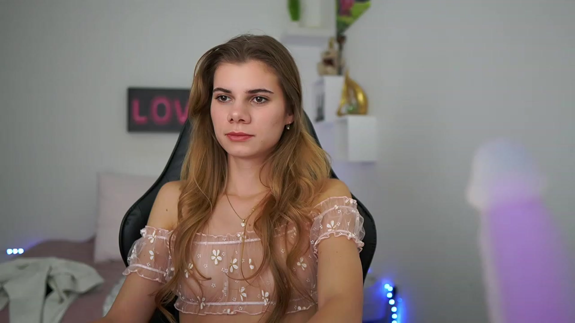 Gallery image thumbnail from RileyReid_18's myfreecams stream on, 01/22/2023, 16:33 image 2 of 20