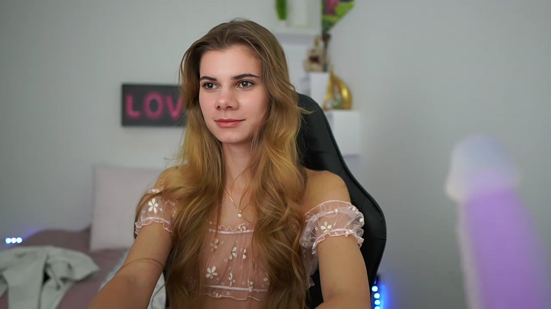 Gallery image thumbnail from RileyReid_18's myfreecams stream on, 01/22/2023, 16:33 image 17 of 20