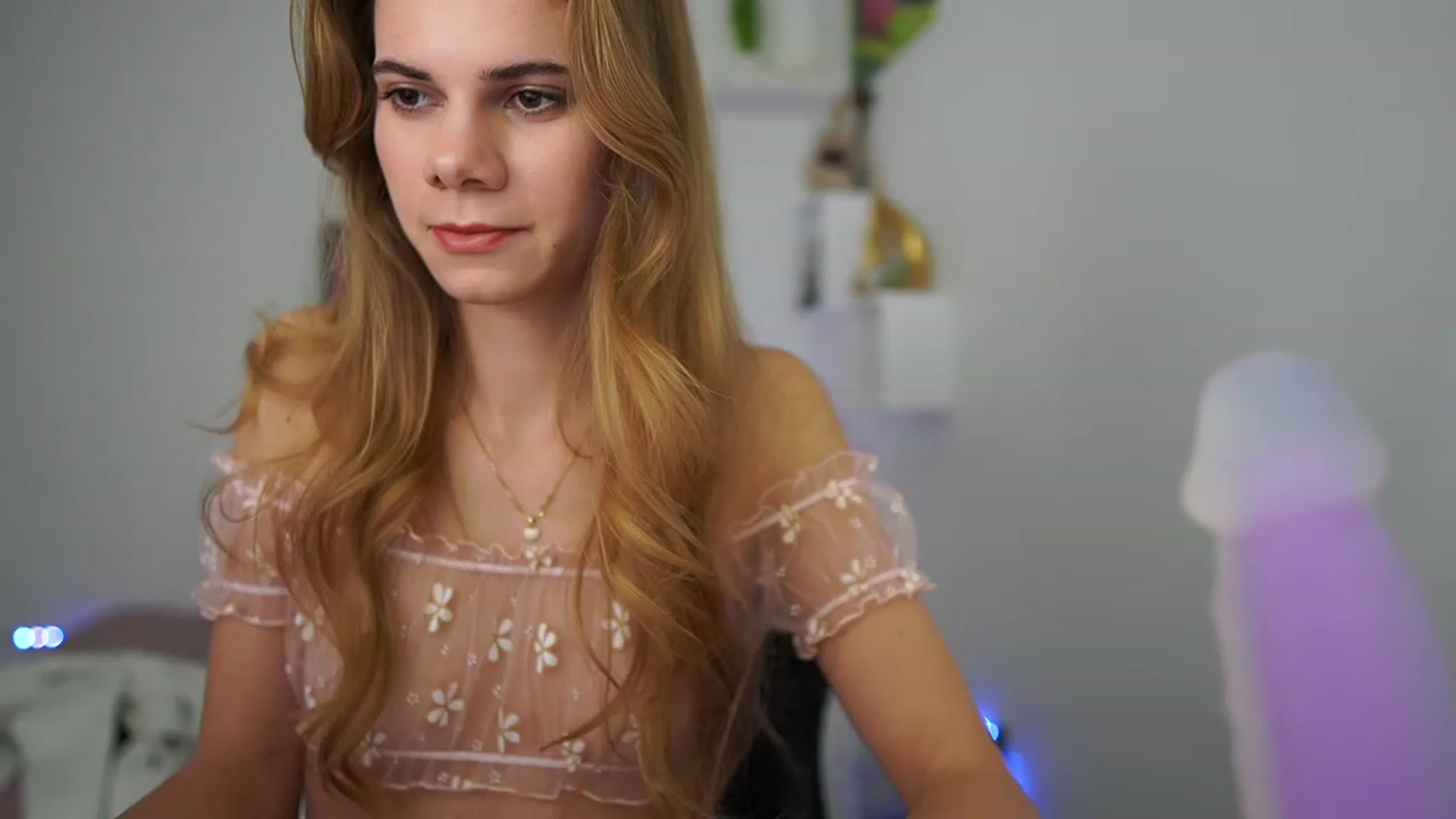 Gallery image thumbnail from RileyReid_18's myfreecams stream on, 01/22/2023, 16:33 image 6 of 20