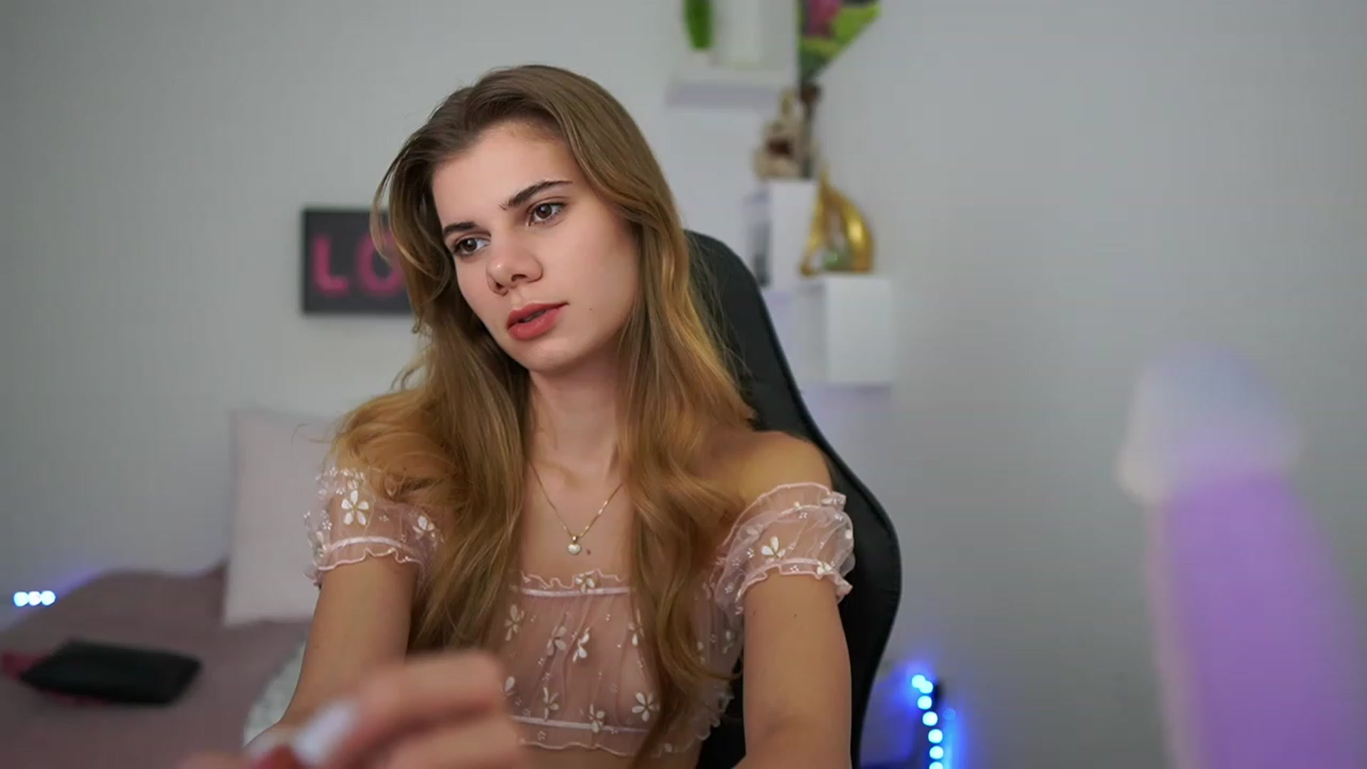 Gallery image thumbnail from RileyReid_18's myfreecams stream on, 01/22/2023, 17:16 image 1 of 20