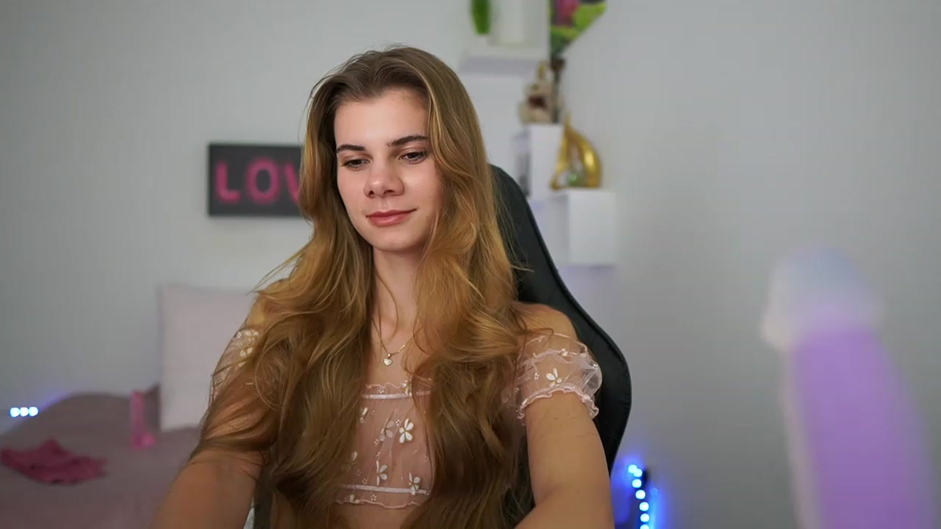 Gallery image thumbnail from RileyReid_18's myfreecams stream on, 01/22/2023, 18:26 image 9 of 20