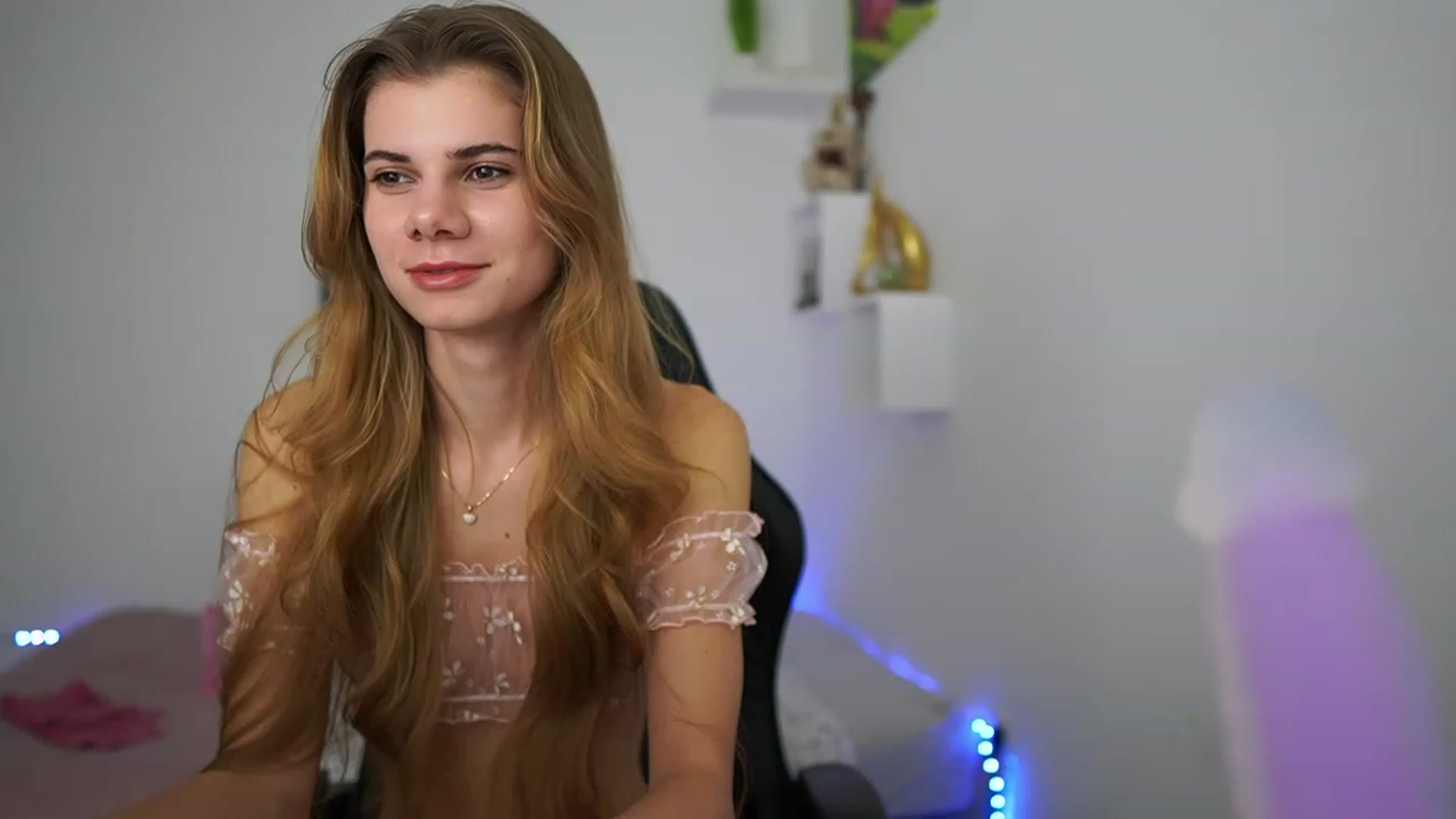 Gallery image thumbnail from RileyReid_18's myfreecams stream on, 01/22/2023, 18:26 image 12 of 20