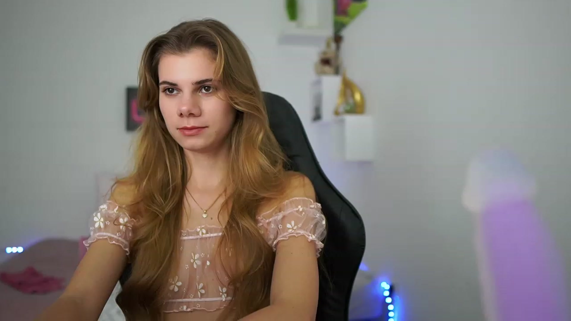 Gallery image thumbnail from RileyReid_18's myfreecams stream on, 01/22/2023, 18:26 image 3 of 20