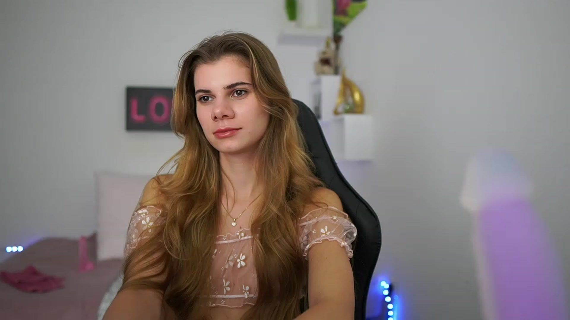 Gallery image thumbnail from RileyReid_18's myfreecams stream on, 01/22/2023, 18:26 image 11 of 20