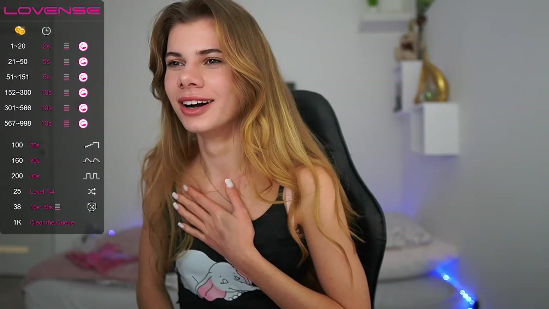 Gallery image thumbnail from RileyReid_18's myfreecams stream on, 01/25/2023, 15:30 image 7 of 20