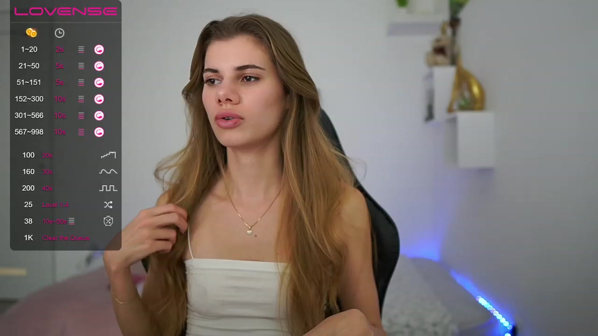 Gallery image thumbnail from RileyReid_18's myfreecams stream on, 01/27/2023, 15:31 image 10 of 20