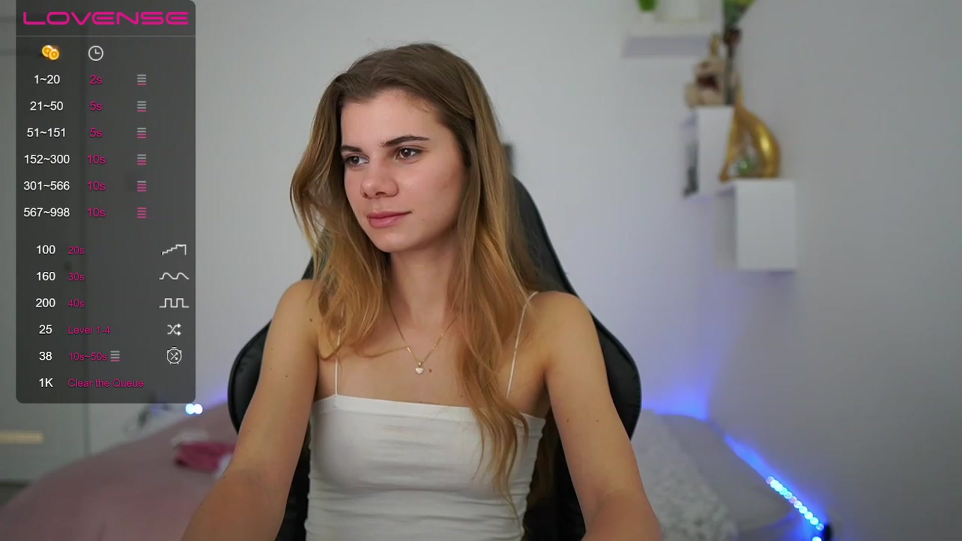 Gallery image thumbnail from RileyReid_18's myfreecams stream on, 01/27/2023, 15:31 image 8 of 20