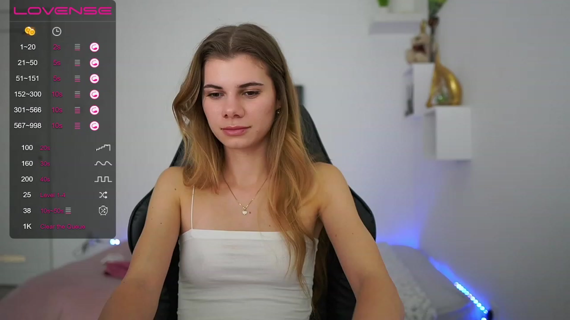 Gallery image thumbnail from RileyReid_18's myfreecams stream on, 01/27/2023, 15:31 image 6 of 20