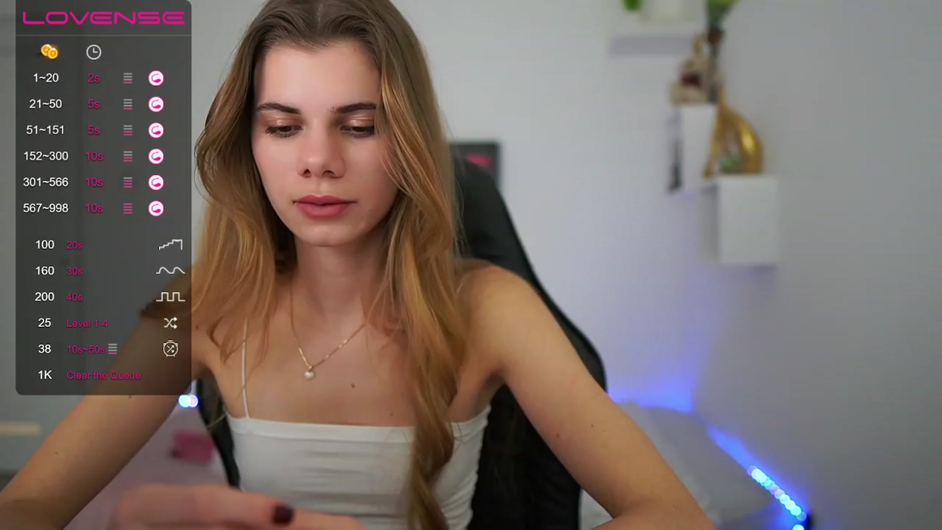 Gallery image thumbnail from RileyReid_18's myfreecams stream on, 01/27/2023, 16:19 image 13 of 20