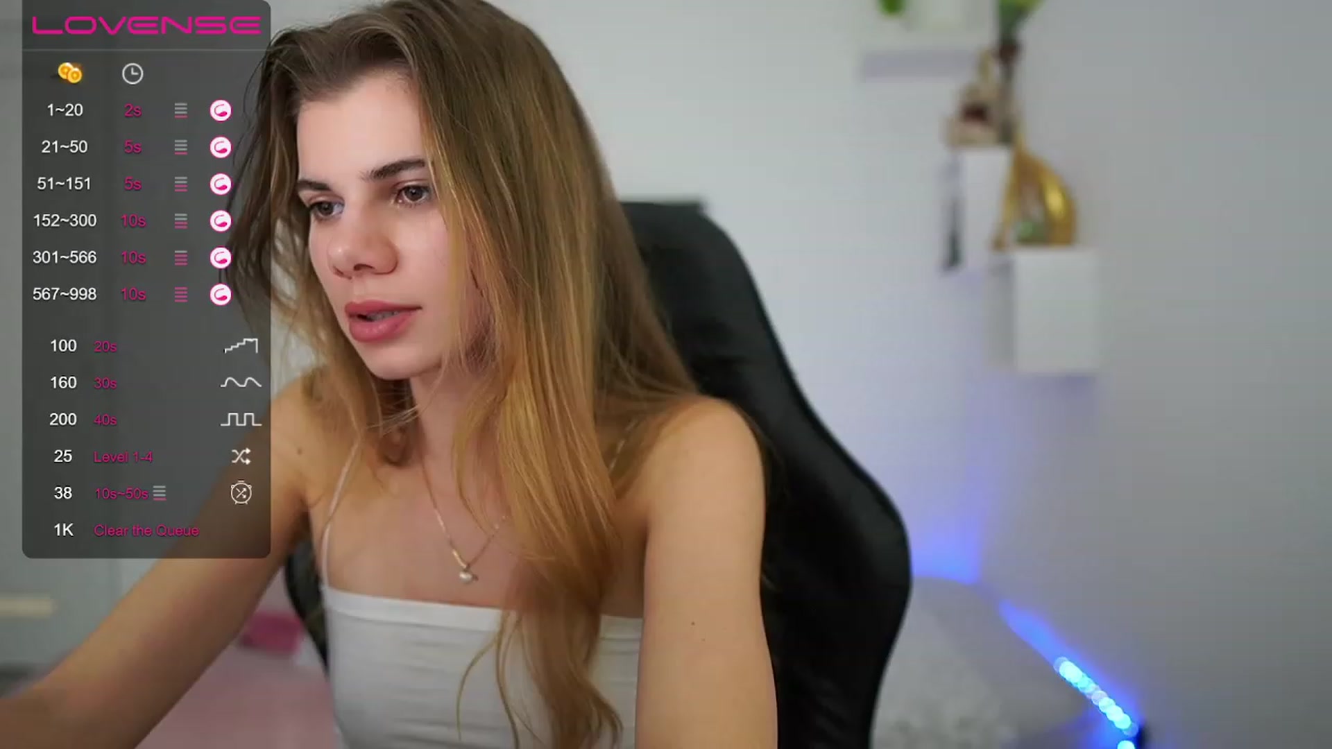 Gallery image thumbnail from RileyReid_18's myfreecams stream on, 01/27/2023, 18:01 image 2 of 20