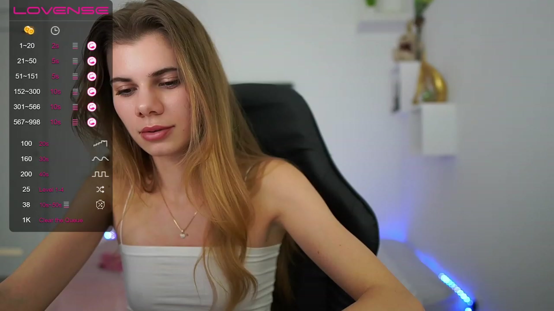 Gallery image thumbnail from RileyReid_18's myfreecams stream on, 01/27/2023, 18:01 image 3 of 20