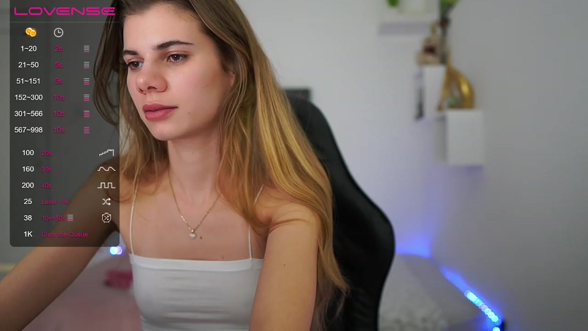 Gallery image thumbnail from RileyReid_18's myfreecams stream on, 01/27/2023, 18:01 image 14 of 20